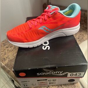 Saucony Women's Kinvara 10 Athletic Shoes - Bright Red and Light Blue